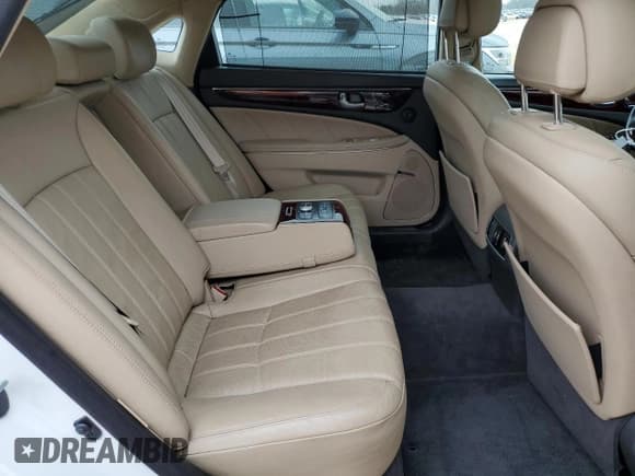 ✅ 2011 Hyundai Equus Signature • VIN: KMHGH4JF7BU038933 • Lot: 48356535. Listed on Copart with 184,379 mi. Free auction sales archive from the USA and detailed vehicle history report at DreamBid. Image 10.