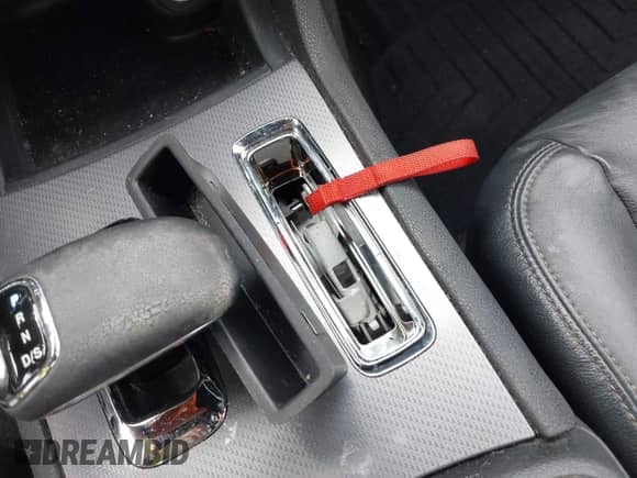 2012 Dodge Charger SXT z VIN 2C3CDXHG6CH248267, wystawiony jako IAAI lot #42836834 z przebiegiem 130 898 mil mil oraz . Historia ofert i sprzedaży dostępna na DreamBid. Obrazek 18.