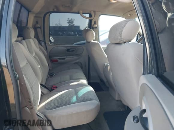 ✅ 2002 Ford F-150 XLT • VIN: 1FTRW07642KD38282 • Lot: 43599357. Listed on IAAI with 184,938 mi. Free auction sales archive from the USA and detailed vehicle history report at DreamBid. Image 8.