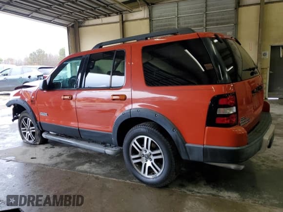 ✅ 2007 Ford Explorer XLT • VIN: 1FMEU73897UA37325 • Lot: 45277585. Wystawiony na Copart z przebiegiem 105 869 mil. Bezpłatny archiwum sprzedaży aukcyjnych z USA i szczegółowy raport historii pojazdu na DreamBid. Zdjęcie 2.