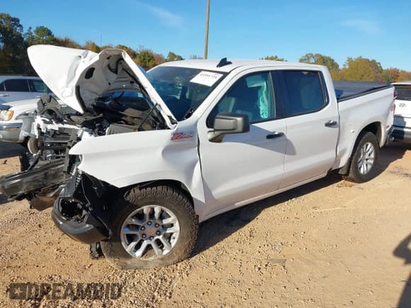 ✅ 2025 Chevrolet Silverado 1500 • VIN: 1GCUKAED7SZ276333 • Лот: 43591724. Опубликован ранее на IAAI с пробегом 8 475 миль. Бесплатный доступ к архиву аукционных продаж из США и подробный отчёт об истории автомобиля на DreamBid. Изображение 2.