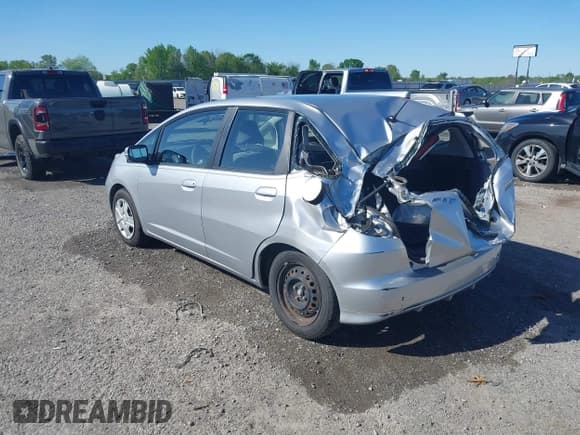 ✅ 2013 Honda Fit • VIN: JHMGE8G38DC015072 • Lot: 41998658. Wystawiony na IAAI z przebiegiem 126 252 mil. Bezpłatny archiwum sprzedaży aukcyjnych z USA i szczegółowy raport historii pojazdu na DreamBid. Zdjęcie 3.