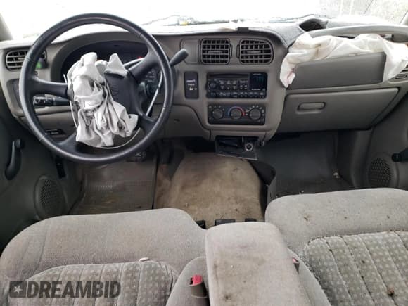 ✅ 2002 Chevrolet S-10 LS • VIN: 1GCCS19W728166072 • Lot: 81829454. Wystawiony na Copart z przebiegiem 116 890 mil. Bezpłatny archiwum sprzedaży aukcyjnych z USA i szczegółowy raport historii pojazdu na DreamBid. Zdjęcie 8.