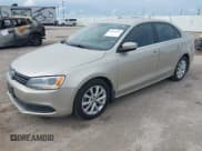 ✅ 2013 Volkswagen Jetta SE • VIN: 3VWDX7AJ2DM296040 • Lot: 42322512. Listed on IAAI with 136,599 mi. Free auction sales archive from the USA and detailed vehicle history report at DreamBid. Image 2.