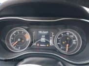 ✅ 2019 Jeep Cherokee Latitude Plus • VIN: 1C4PJLLX1KD241874 • Lot: 41313447. Wystawiony na IAAI z przebiegiem 108 649 mil. Bezpłatny archiwum sprzedaży aukcyjnych z USA i szczegółowy raport historii pojazdu na DreamBid. Zdjęcie 7.