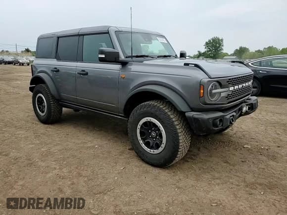 ✅ 2023 Ford Bronco • VIN: 1FMEE5DP8PLB53323 • Lot: 60020625. Listed on Copart with 23,987 mi. Free auction sales archive from the USA and detailed vehicle history report at DreamBid. Image 14.