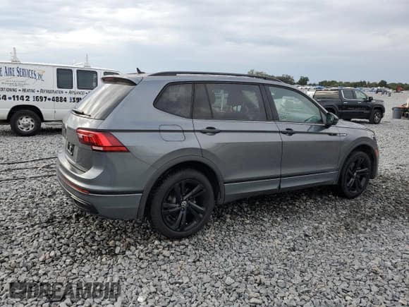 ✅ 2023 Volkswagen Tiguan SE R-Line Black • VIN: 3VVCB7AX6PM118039 • Lot: 91816425. Wystawiony na Copart z przebiegiem 39 388 mil. Bezpłatny archiwum sprzedaży aukcyjnych z USA i szczegółowy raport historii pojazdu na DreamBid. Zdjęcie 3.