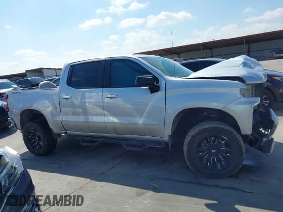 ✅ 2021 Chevrolet Silverado 1500 RST • VIN: 3GCUYEED3MG242351 • Lot: 43555641. Wystawiony na IAAI z przebiegiem 65 009 mil. Bezpłatny archiwum sprzedaży aukcyjnych z USA i szczegółowy raport historii pojazdu na DreamBid. Zdjęcie 13.