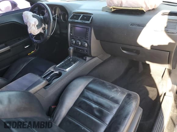 ✅ 2014 Dodge Challenger Shaker • VIN: 2C3CDYBT2EH225423 • Lot: 86661754. Wystawiony na Copart z przebiegiem 138 677 mil. Bezpłatny archiwum sprzedaży aukcyjnych z USA i szczegółowy raport historii pojazdu na DreamBid. Zdjęcie 8.