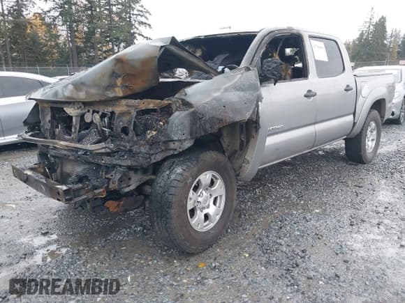 ✅ 2014 Toyota Tacoma • VIN: 3TMLU4EN5EM136349 • Lot: 43700609. Wystawiony na IAAI z przebiegiem Nie podano. Bezpłatny archiwum sprzedaży aukcyjnych z USA i szczegółowy raport historii pojazdu na DreamBid. Zdjęcie 2.