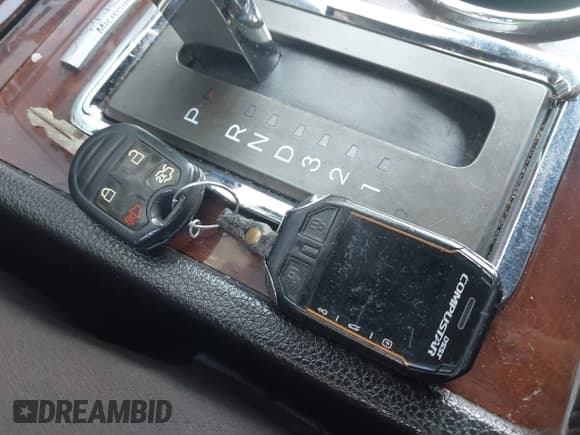 ✅ 2014 Lincoln Navigator • VIN: 5LMJJ3J56EEL04885 • Lot: 42051762. Listed on IAAI with 162,851 mi. Free auction sales archive from the USA and detailed vehicle history report at DreamBid. Image 11.