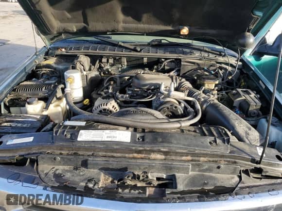 1997 Chevrolet Blazer with VIN 1GNCT18W6VK121296, listed as a Copart auction lot 86442035 with 92,389 mi miles and Clean title. Bid and sale history available at DreamBid. Image 12.