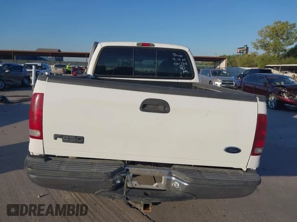 ✅ 2000 Ford F-250 XL • VIN: 1FTNX21F0YEA04726 • Lot: 43440043. Listed on IAAI with 224,157 mi. Free auction sales archive from the USA and detailed vehicle history report at DreamBid. Image 16.