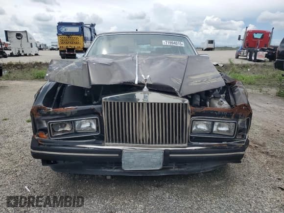 ✅ 1988 Rolls-Royce Silver Spirit • VIN: SCAZS02B0JCX21815 • Лот: 71994015. Опубликован ранее на Copart с пробегом 11 633 миль. Бесплатный доступ к архиву аукционных продаж из США и подробный отчёт об истории автомобиля на DreamBid. Изображение 5.