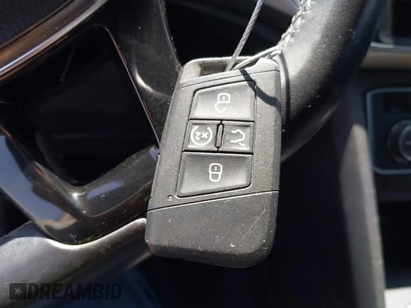 ✅ 2018 Volkswagen Atlas SE • VIN: 1V2LR2CAXJC558200 • Lot: 42297089. Listed on IAAI with 95,366 mi. Free auction sales archive from the USA and detailed vehicle history report at DreamBid. Image 11.