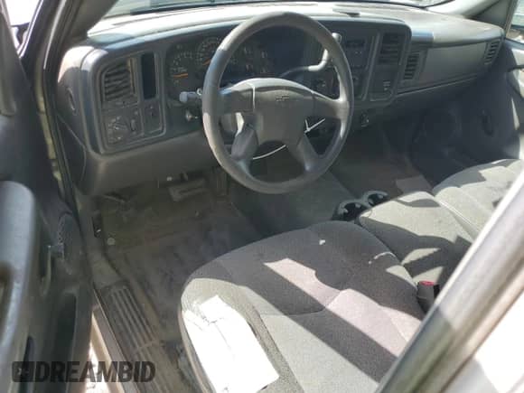 2004 Chevrolet Silverado 1500 Work Truck с VIN 1GCEC14X24Z347681, выставлен на аукционе Copart как лот 62536344 с пробегом 240 786 миль миль и Списание • Salvage title. История ставок и продаж доступна на DreamBid. Изображение 8.