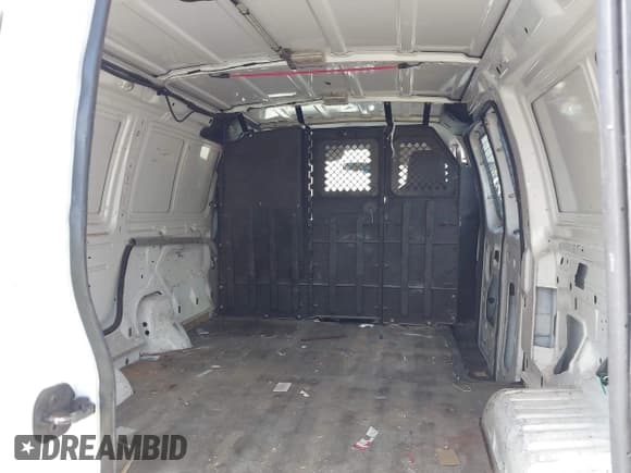 ✅ 2012 Ford Econoline Cargo Recreational • VIN: 1FTNE2EL9CDA43092 • Lot: 43149056. Wystawiony na IAAI z przebiegiem 116 944 mil. Bezpłatny archiwum sprzedaży aukcyjnych z USA i szczegółowy raport historii pojazdu na DreamBid. Zdjęcie 8.