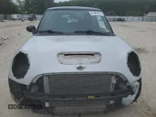 2011 MINI Hardtop S with VIN WMWSV3C5XBTY21172, listed as a Copart auction lot 61987915 with 138,640 mi miles and Salvage title. Bid and sale history available at DreamBid. Image 5.