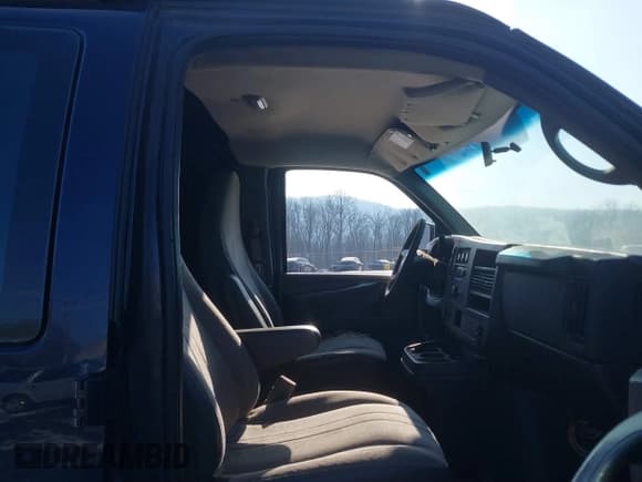 ✅ 2014 Chevrolet Express Cargo • VIN: 1GCWGGBA5E1205786 • Lot: 41339085. Listed on IAAI with 201,460 mi. Free auction sales archive from the USA and detailed vehicle history report at DreamBid. Image 5.