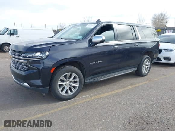 ✅ 2022 Chevrolet Suburban Premier • VIN: 1GNSKFKD5NR293216 • Lot: 41778432. Wystawiony na IAAI z przebiegiem 76 471 mil. Bezpłatny archiwum sprzedaży aukcyjnych z USA i szczegółowy raport historii pojazdu na DreamBid. Zdjęcie 17.