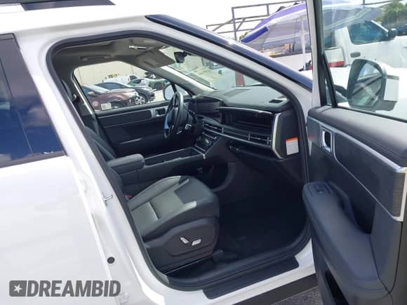 2025 Hyundai Santa Fe Limited с VIN 5NMP34G13SH034674, выставлен на аукционе IAAI как лот 41951666 с пробегом 4 385 миль миль и . История ставок и продаж доступна на DreamBid. Изображение 5.
