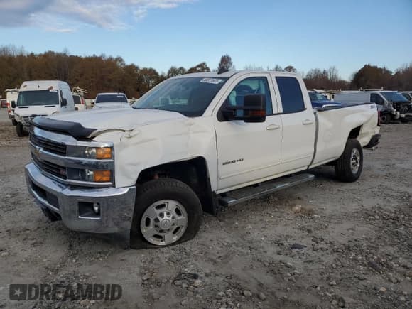 ✅ 2015 Chevrolet Silverado 2500HD LT • VIN: 1GC2KVEG8FZ559189 • Lot: 93377505. Wystawiony na Copart z przebiegiem 150 112 mil. Bezpłatny archiwum sprzedaży aukcyjnych z USA i szczegółowy raport historii pojazdu na DreamBid. Zdjęcie 1.