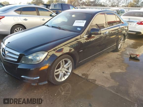 ✅ 2012 Mercedes-Benz C 250 Sport • VIN: WDDGF4HB1CR238374 • Lot: 43840696. Wystawiony na IAAI z przebiegiem 132 800 mil. Bezpłatny archiwum sprzedaży aukcyjnych z USA i szczegółowy raport historii pojazdu na DreamBid. Zdjęcie 2.