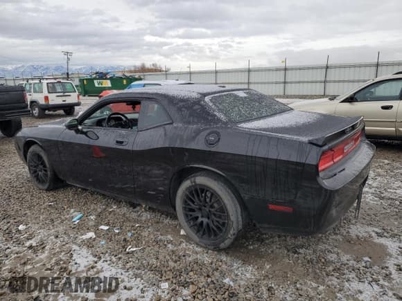 ✅ 2010 Dodge Challenger R/T Classic • VIN: 2B3CJ5DT6AH146428 • Lot: 85979124. Wystawiony na Copart z przebiegiem 139 892 mil. Bezpłatny archiwum sprzedaży aukcyjnych z USA i szczegółowy raport historii pojazdu na DreamBid. Zdjęcie 2.