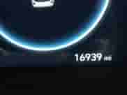 2025 Hyundai Palisade Calligraphy z VIN KM8R74GE8SU828199, wystawiony jako IAAI lot #41939641 z przebiegiem 16 939 mil mil oraz . Historia ofert i sprzedaży dostępna na DreamBid. Obrazek 15.