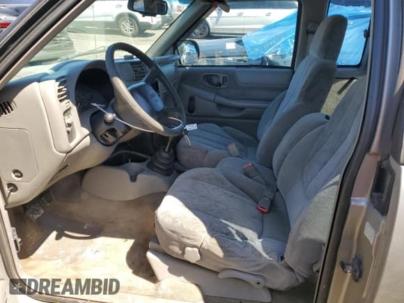 ✅ 2001 GMC Sonoma SLS 1SF • VIN: 1GTCS195518245665 • Lot: 67767015. Listed on Copart with 188,509 mi. Free auction sales archive from the USA and detailed vehicle history report at DreamBid. Image 7.