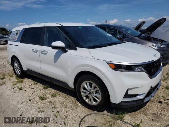 ✅ 2024 Kia Carnival LX • VIN: KNDNB4H38R6340061 • Lot: 71289804. Listed on Copart with 6,145 mi. Free auction sales archive from the USA and detailed vehicle history report at DreamBid. Image 4.