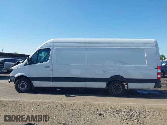 ✅ 2018 Mercedes-Benz Sprinter Cargo Worker • VIN: WD3PE8CD0JP605006 • Lot: 42605933. Listed on IAAI with 248,407 mi. Free auction sales archive from the USA and detailed vehicle history report at DreamBid. Image 15.