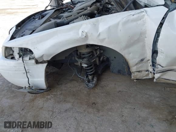 ✅ 2011 Ford Crown Victoria LX • VIN: 2FABP7EV2BX170338 • Лот: 42615196. Опубликован ранее на IAAI с пробегом 160 417 миль. Бесплатный доступ к архиву аукционных продаж из США и подробный отчёт об истории автомобиля на DreamBid. Изображение 6.