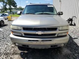 ✅ 2001 Chevrolet Suburban LT • VIN: 3GNFK16T71G261366 • Lot: 66399054. Wystawiony na Copart z przebiegiem 303 589 mil. Bezpłatny archiwum sprzedaży aukcyjnych z USA i szczegółowy raport historii pojazdu na DreamBid. Zdjęcie 5.