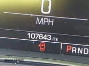 ✅ 2018 Chevrolet Traverse LT Cloth • VIN: 1GNERGKW9JJ147930 • Lot: 43468427. Wystawiony na IAAI z przebiegiem 107 643 mil. Bezpłatny archiwum sprzedaży aukcyjnych z USA i szczegółowy raport historii pojazdu na DreamBid. Zdjęcie 15.