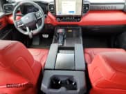 ✅ 2023 Toyota Sequoia SR5 • VIN: 7SVAAABA6PX012304 • Лот: 52148654. Опубликован ранее на Copart с пробегом 12 159 миль. Бесплатный доступ к архиву аукционных продаж из США и подробный отчёт об истории автомобиля на DreamBid. Изображение 8.