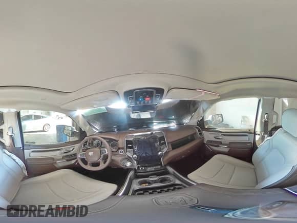 2025 Ram 1500 Laramie z VIN 1C6SRFJP7SN527785, wystawiony jako Copart lot #70160175 z przebiegiem 30 113 mil mil oraz Szkoda całkowita • Salvage title. Historia ofert i sprzedaży dostępna na DreamBid. Obrazek 14.