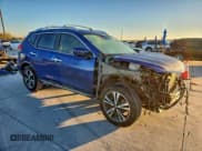 ✅ 2017 Nissan Rogue SV • VIN: 5N1AT2MT7HC827933 • Lot: 96121105. Listed on Copart with 67,217 mi. Free auction sales archive from the USA and detailed vehicle history report at DreamBid. Image 4.