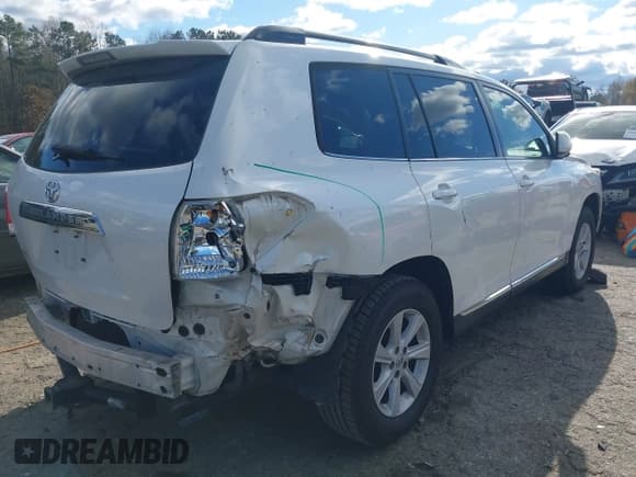 ✅ 2013 Toyota Highlander • VIN: 5TDZA3EH2DS038661 • Lot: 40925630. Listed on IAAI with 143,773 mi. Free auction sales archive from the USA and detailed vehicle history report at DreamBid. Image 4.