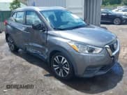 ✅ 2020 Nissan Kicks SV • VIN: 3N1CP5CVXLL525980 • Lot: 42534743. Wystawiony na IAAI z przebiegiem 67 705 mil. Bezpłatny archiwum sprzedaży aukcyjnych z USA i szczegółowy raport historii pojazdu na DreamBid. Zdjęcie 1.