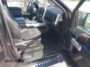 ✅ 2018 Ford F-150 XL • VIN: 1FTEW1EG8JKD15523 • Lot: 42976584. Wystawiony na IAAI z przebiegiem 103 293 mil. Bezpłatny archiwum sprzedaży aukcyjnych z USA i szczegółowy raport historii pojazdu na DreamBid. Zdjęcie 5.