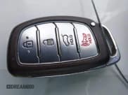 ✅ 2018 Hyundai Ioniq Limited • VIN: KMHC85LC9JU087279 • Lot: 41104562. Wystawiony na IAAI z przebiegiem 84 424 mil. Bezpłatny archiwum sprzedaży aukcyjnych z USA i szczegółowy raport historii pojazdu na DreamBid. Zdjęcie 11.