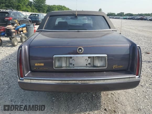 ✅ 1996 Cadillac DeVille • VIN: 1G6KD52YXTU239648 • Lot: 59805465. Wystawiony na Copart z przebiegiem 137 482 mil. Bezpłatny archiwum sprzedaży aukcyjnych z USA i szczegółowy raport historii pojazdu na DreamBid. Zdjęcie 6.