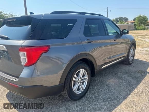 ✅ 2021 Ford Explorer XLT • VIN: 1FMSK7DH3MGB54710 • Lot: 70517715. Wystawiony na Copart z przebiegiem 81 473 mil. Bezpłatny archiwum sprzedaży aukcyjnych z USA i szczegółowy raport historii pojazdu na DreamBid. Zdjęcie 4.