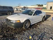 ✅ 2002 Ford Mustang Standard • VIN: 1FAFP40462F149180 • Lot: 92097525. Wystawiony na Copart z przebiegiem Nie podano. Bezpłatny archiwum sprzedaży aukcyjnych z USA i szczegółowy raport historii pojazdu na DreamBid. Zdjęcie 1.