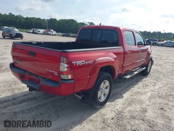 ✅ 2015 Toyota Tacoma PreRunner • VIN: 5TFKU4HN5FX006820 • Lot: 42647115. Listed on IAAI with 197,681 mi. Free auction sales archive from the USA and detailed vehicle history report at DreamBid. Image 4.