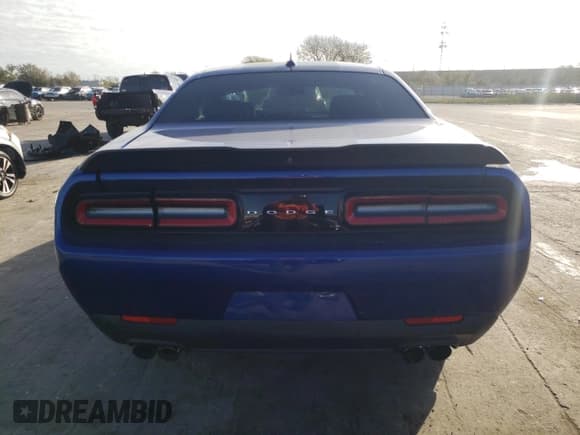 ✅ 2019 Dodge Challenger SXT • VIN: 2C3CDZAG6KH621389 • Lot: 40238453. Wystawiony na Copart z przebiegiem 22 268 mil. Bezpłatny archiwum sprzedaży aukcyjnych z USA i szczegółowy raport historii pojazdu na DreamBid. Zdjęcie 6.