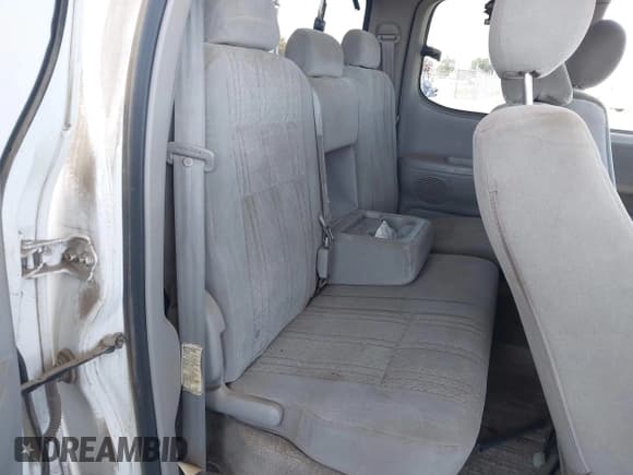 ✅ 2006 Toyota Tundra SR5 • VIN: 5TBRU34186S464975 • Lot: 42670919. Wystawiony na IAAI z przebiegiem 128 745 mil. Bezpłatny archiwum sprzedaży aukcyjnych z USA i szczegółowy raport historii pojazdu na DreamBid. Zdjęcie 8.