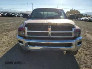 ✅ 2000 Dodge 1500 • VIN: 3B7HF13Y8YM224716 • Лот: 82308724. Размещён на Copart с пробегом 223 285 миль миль. Получите бесплатный доступ к архиву аукционных продаж из США и посмотрите подробный отчёт об истории автомобиля на DreamBid. Изображение 5.