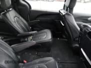 ✅ 2018 Chrysler Pacifica Touring L Plus • VIN: 2C4RC1EG8JR338070 • Lot: 43731413. Wystawiony na IAAI z przebiegiem 169 772 mil. Bezpłatny archiwum sprzedaży aukcyjnych z USA i szczegółowy raport historii pojazdu na DreamBid. Zdjęcie 8.